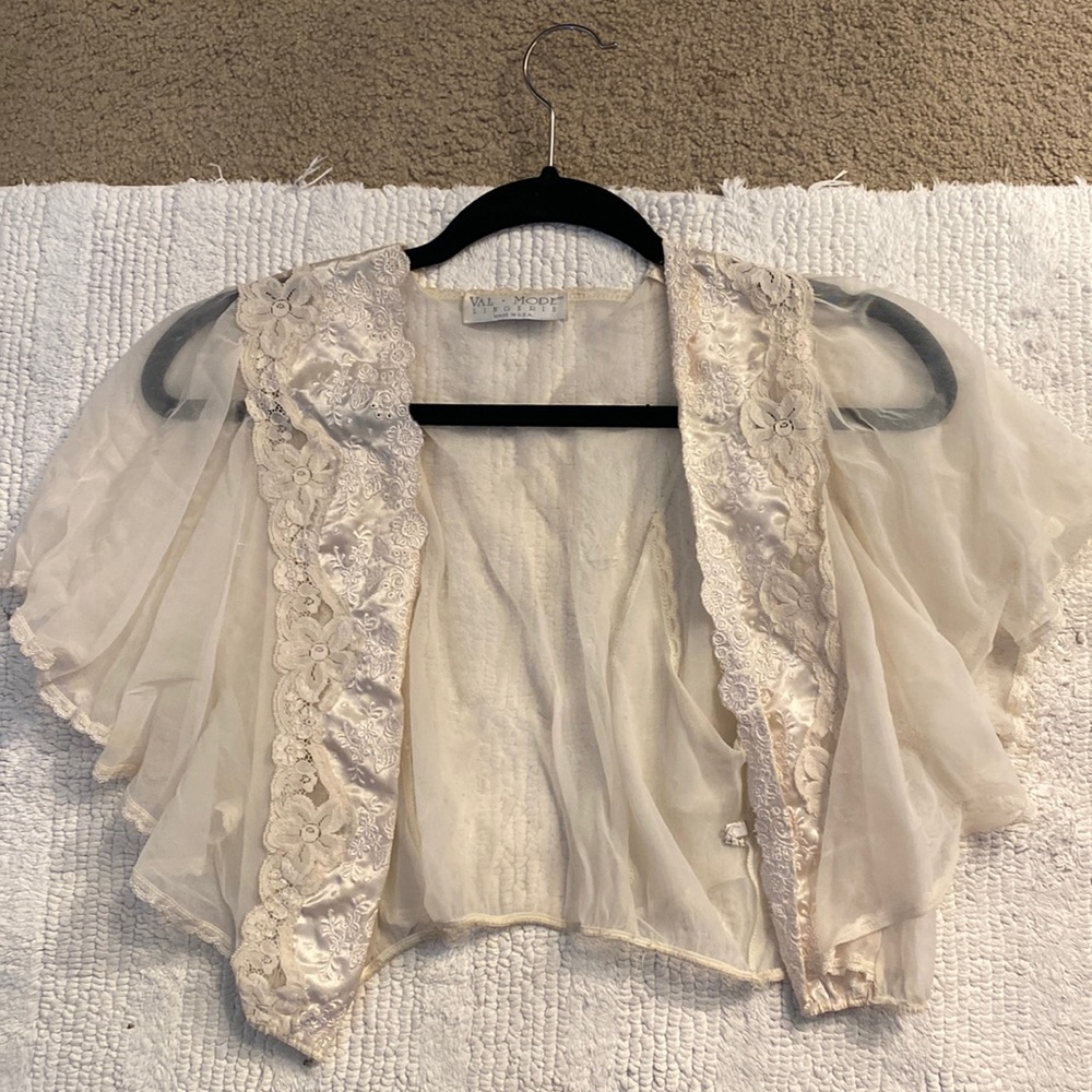 Lace white cartigan
